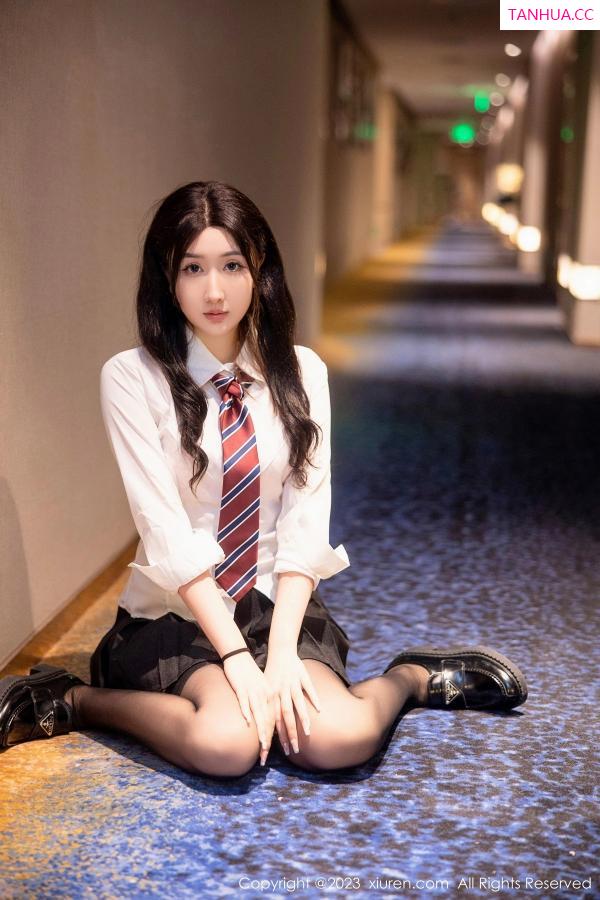 江真真  [XiuRen]高清写真图 2023.03.02 No.6350 江真真 短裙美臀第4张图片